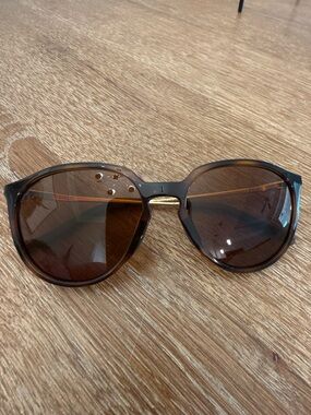 Oakley Sielo Prizm Bronze Polarized Lenses, Polished Brown Tortoise Frame
